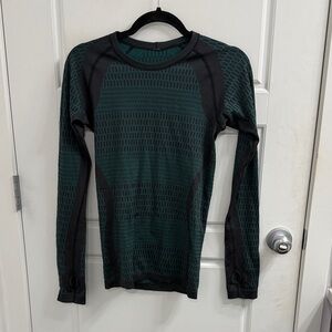 Lululemon Green and Black About‎ That Bass Long Sleeve Size 4 Base Layer